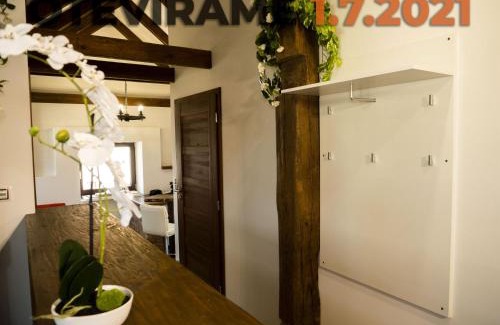 Sec Apartment | Apartmánový dům 13 Podkroví 2
