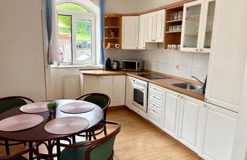 Pernstejnske Jestrabi Apartment | Apartmány Maňová