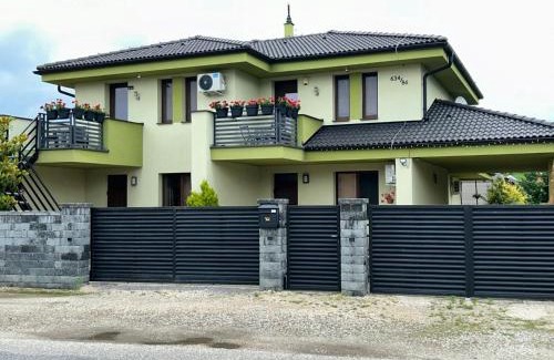 Podhajska House | Apartmány ZELENÝ DOM