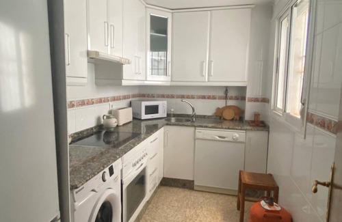 Valdelagrana Apartment | Apartment 'Valdelagrana Playa Y Piscina' with Shared Pool, Private Terrace and Wi-Fi