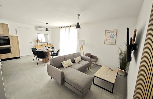 Santa-Reparata-di-Balagna Apartment | Apartment "A Santa" sleeps 4, pool, gym, games 10min from beaches