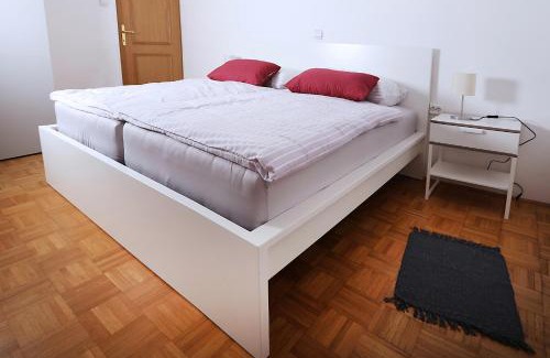 Gorenja vas-Poljane Apartment | Apartma Dolinar