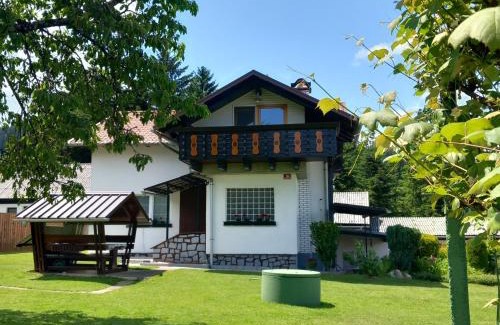 Pohorje House | Apartma Ella