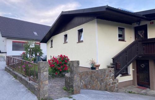Skofja Loka Apartment | Apartma KAMNITNK