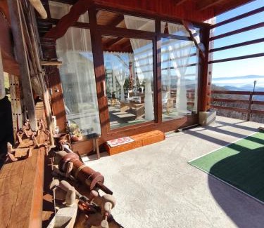 Hrastnik Apartment | Apartma na KOZOLCU