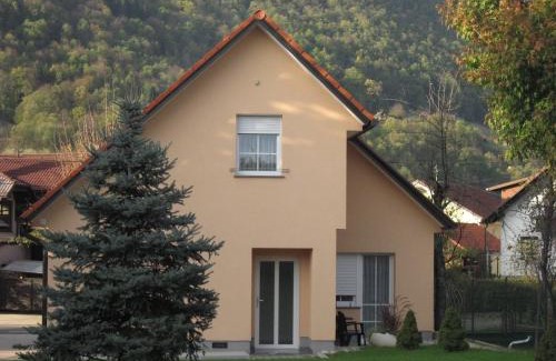 Straza House | Apartmaji in sobe RaMar