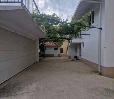 Komin Apartment | Apartman Anka