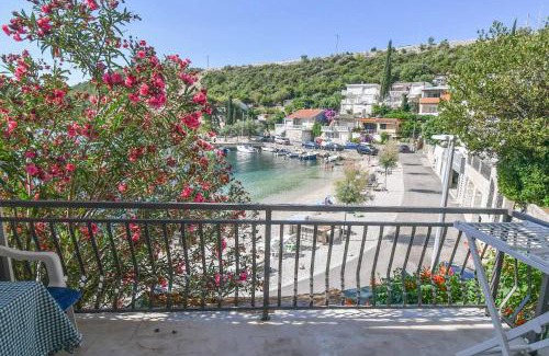 Duboka Apartment | Apartmani Dora