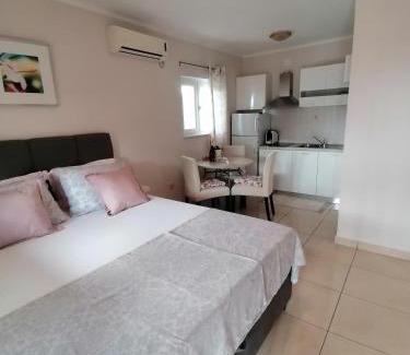Lozovac House | Apartmani Marijana
