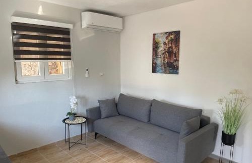 Lustica Apartment | Apartmani Suzanna
