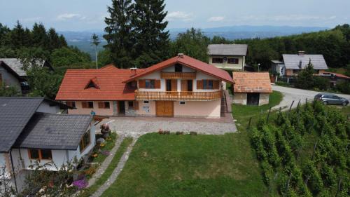Cerklje ob Krki Apartment | ApartmaVid