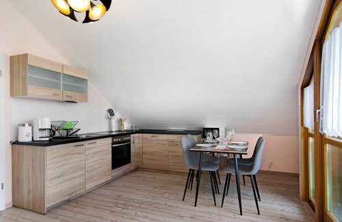 Goggingen Apartment | Apartment 'Renate' with Balcony & Wi-Fi