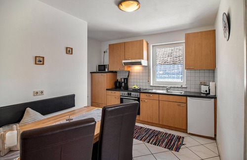 Hoyren Apartment | Apartment '01' with Shared Terrace, Balcony and Wi-Fi