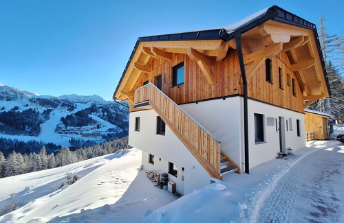 Sonnenalpe Nassfeld Apartment | Apartment '1' with Mountain View, Shared Garden and Wi-Fi