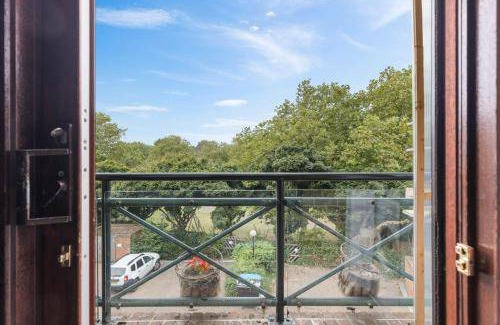 Surrey Docks Apartment | Apartment ∙ 1 bedroom ∙ 2 guests