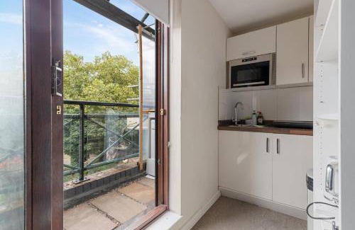 Surrey Docks Apartment | Apartment ∙ 1 bedroom ∙ 2 guests