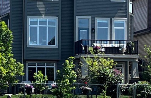 Airdrie Apartment | Apartment ∙ 1 bedroom ∙ 2 guests