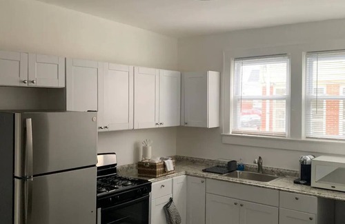 Long Branch Apartment | Apartment 1 block from Pier Village