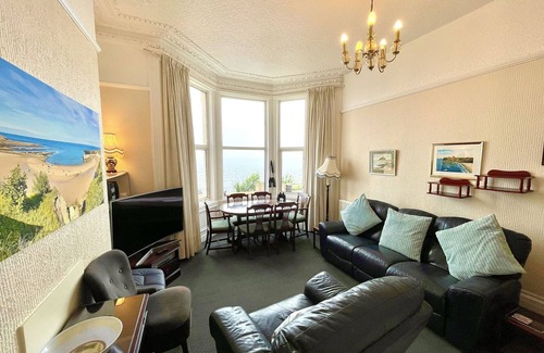 Cullercoats Apartment | Apartment 1 of 6 sea view, ground floor for 2