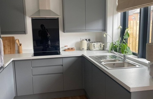 Leek Apartment | Apartment 1 Peak Willow Apartments