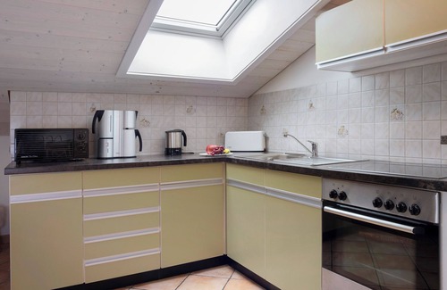 Argenbuhl Apartment | Apartment '1' with Balcony and Wi-Fi