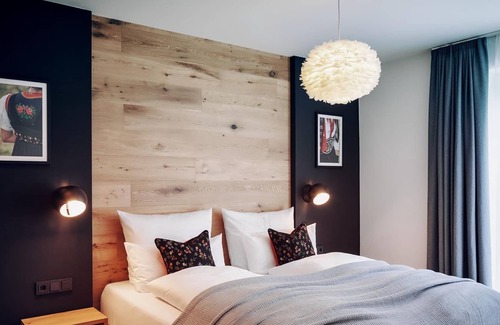 Mittelberg Apartment | ApARTment 2 - 2 bedrooms, south terrace & garden - WalserART
