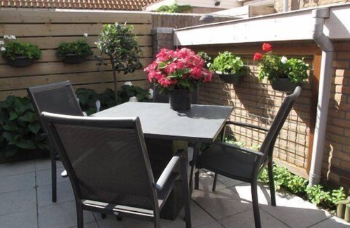 Egmond aan Zee Apartment | Apartment 2-3 pers. with private terrace 150 meters from the beach.