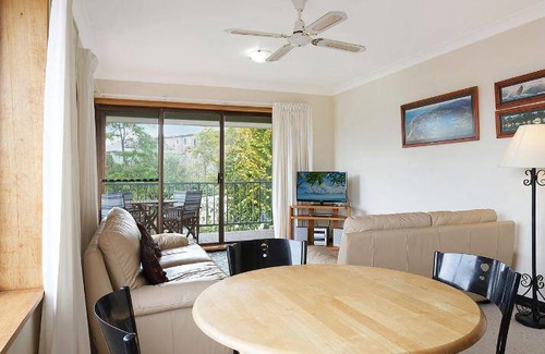 Narooma Apartment | Apartment ∙ 2 bedrooms ∙ 4 guests