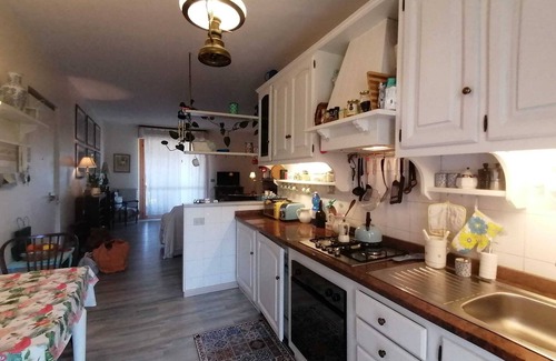 Lake Bracciano Apartment | Apartment 2 double bedrooms, 2 bathrooms, lake view, garden, 5 minutes from center.