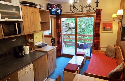 Risoul Apartment | Apartment 204 - Pool/Sauna - Fully equipped - WIFI - 34m² - Foot of ski slopes