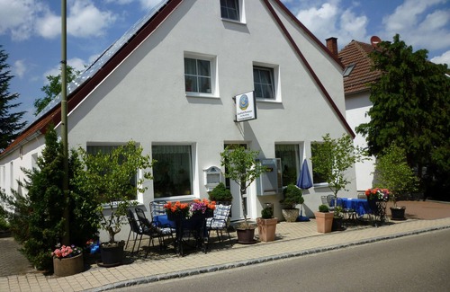 Monchsdeggingen Apartment | Apartment (32 sqm) on the first floor with kitchenette