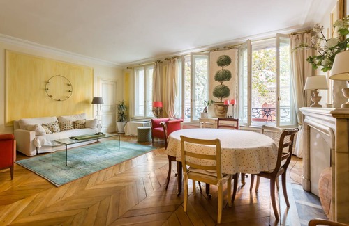 7th Arrondissement Apartment | Apartment ∙ 4 bedrooms ∙ 6 guests