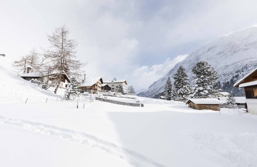 Nufenen Apartment | Apartment ∙ 4 bedrooms ∙ 8 guests