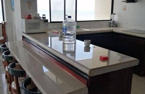 Tonsupa Apartment | Apartment 4 bedrooms 12 people sea view 8th floor Playa Almendro