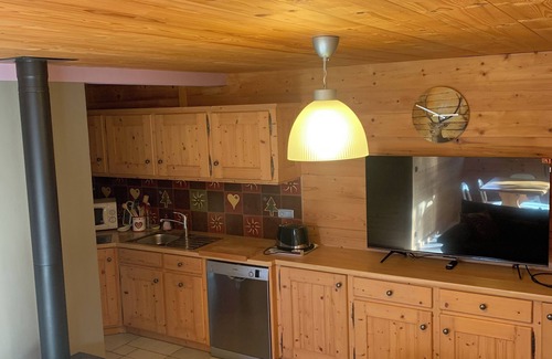 Verchaix Apartment | Apartment 4 *, wood stove, 2 bedrooms, 4-5 persons in cottage