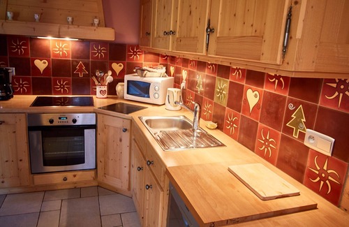 Verchaix Apartment | Apartment 4 *, wood stove, 2 bedrooms, 4-5 persons in cottage