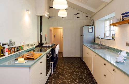 St Teath Apartment | Apartment ∙ 5 bedrooms ∙ 11 guests