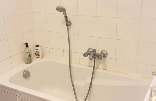 Drancy Apartment | Apartment '5 Rue Bartholomé Drancy' with Wi-Fi