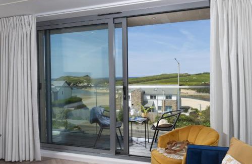 Porth House | Apartment 6, Oasis Sands