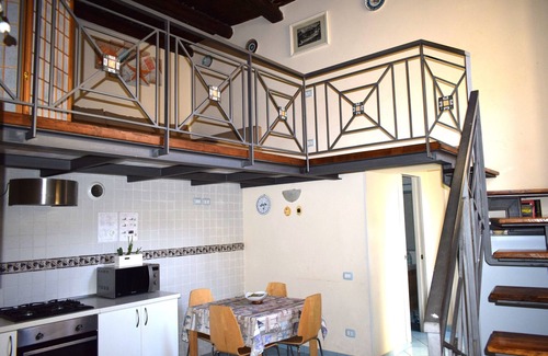 Vietri sul Mare Apartment | Apartment a stone's throw from the sea
