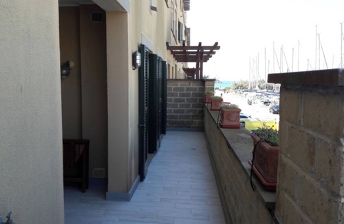 Punta Ala Apartment | Apartment a stone's throw from the sea