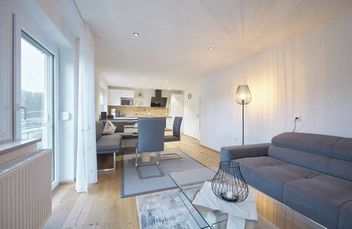 Wangen im Allgaeu Apartment | Apartment 'Abendsonne, 90 Qm' with Shared Terrace, Shared Garden and Wi-Fi