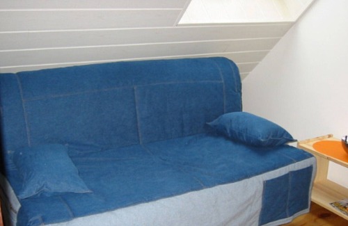 Niehl Apartment | Apartment above the rooftops of Cologne 1 - 4 people