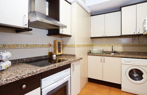Old Town Baeza Apartment | Apartment 'Aires De Baeza' with Balcony, Wi-Fi and Air Conditioning