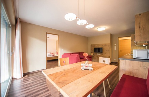 Riva di Tures Apartment | Apartment "Alpenblick Nr 5" with Shared Garden & Wi-Fi