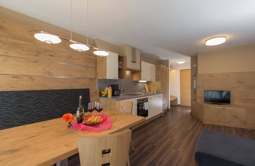 Riva di Tures Apartment | Apartment "Alpenblick Nr 6" with Shared Garden & Wi-Fi