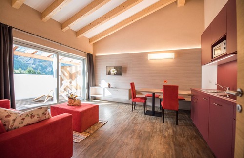 Riva di Tures Apartment | Apartment "Alpenblick Nr 8" with Shared Garden & Wi-Fi