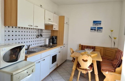 Bad Mitterndorf Apartment | Apartment Alpenrose (60 m2), parking lot, WLAN, large garden, playground