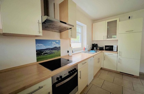 Lenne Apartment | Apartment 'Am Kamp' with Mountain View, Private Terrace and Wi-Fi