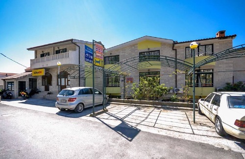 Bili brig Apartment | Apartment and Rooms Ivan (45191-A18) - Makarska